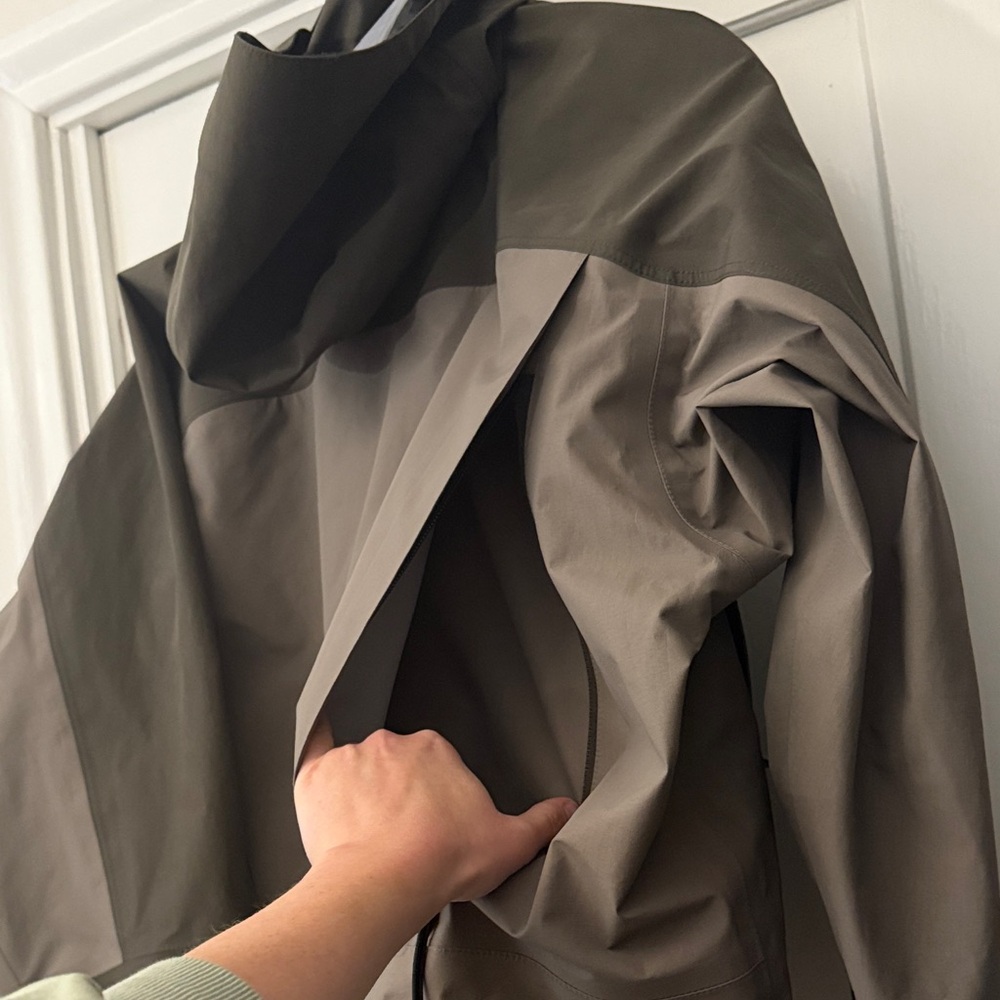Simms Goretex Guide Jacket/Brown Olive - men's large - great condition - Picture 9 of 14